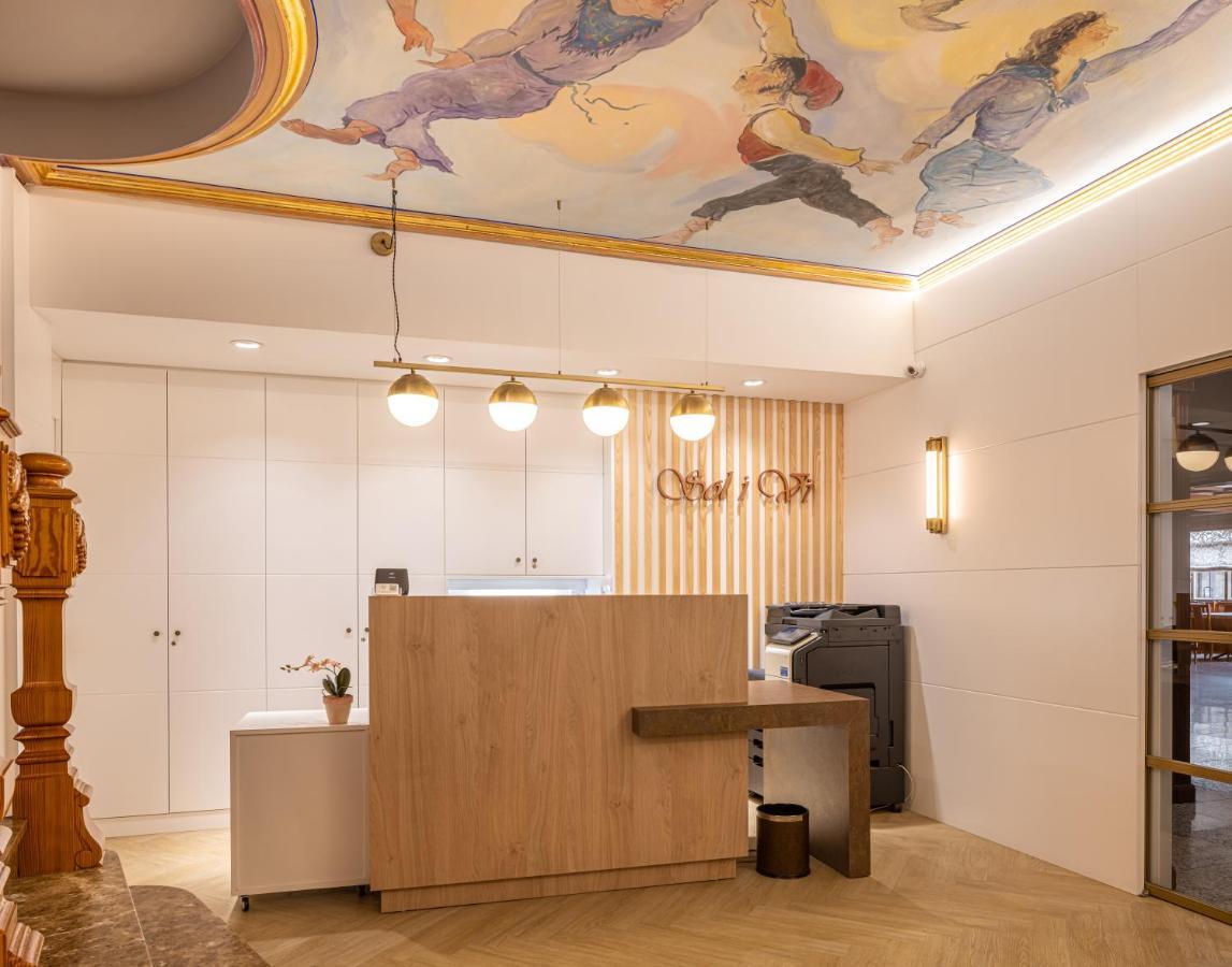 Hotel Restaurant Sol i Vi Lavern Eksteriør bilde
