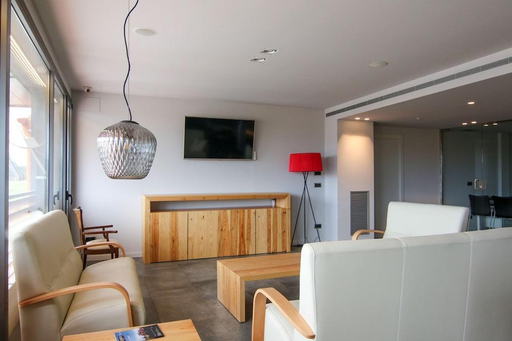 Hotel Restaurant Sol i Vi Lavern Eksteriør bilde